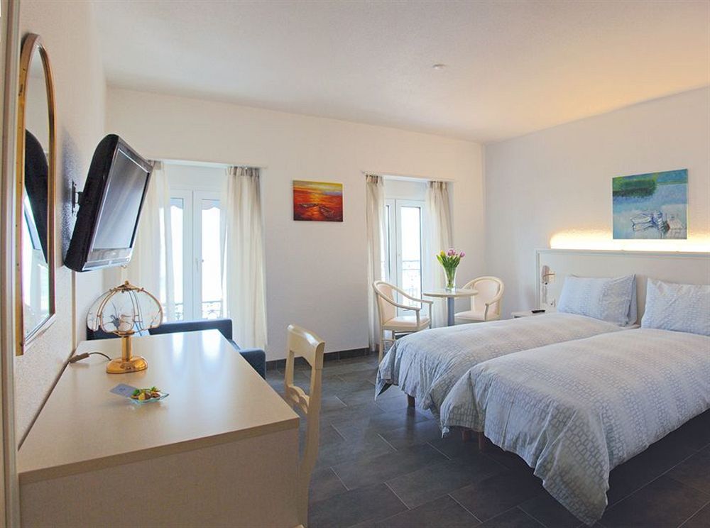 Hotel Du Port Villeneuve Eksteriør billede