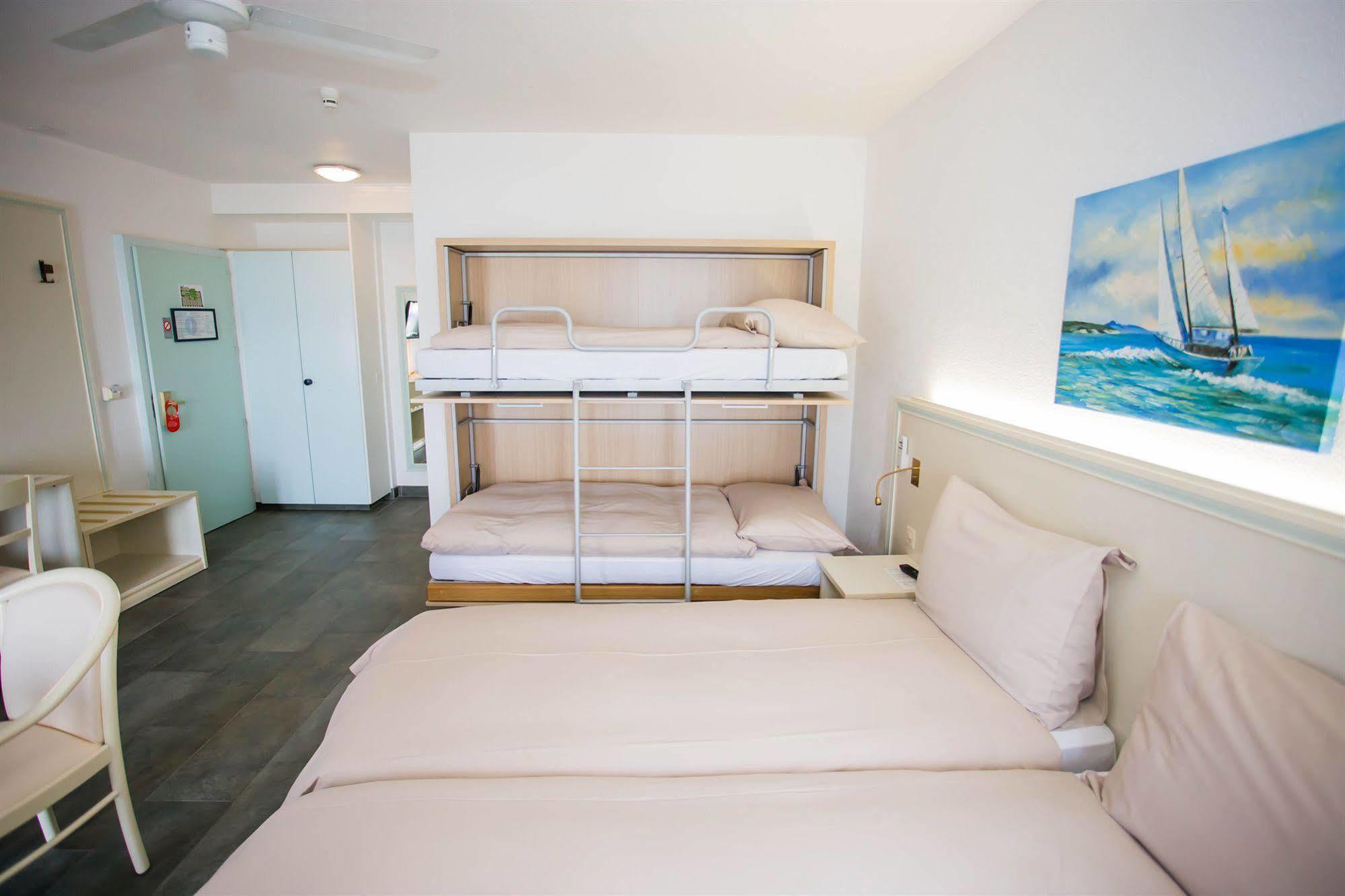 Hotel Du Port Villeneuve Eksteriør billede
